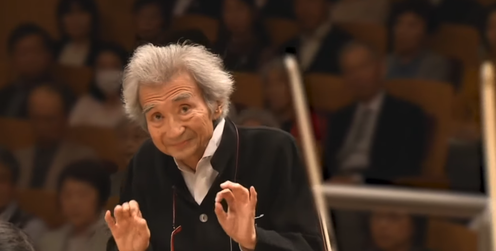 Seiji Ozawa conducting Beethoven Symphony No.9 with the Mito Chamber Orchestra